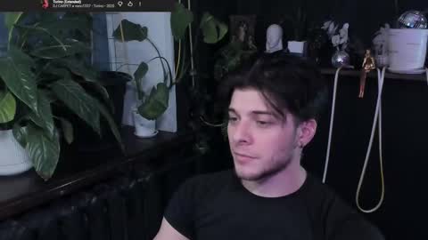 Snapshot of whiteegrimm chatting on 22, 12, 2025 Gus online show from 22, 12, 2025