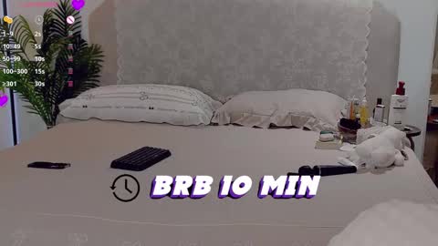 Snapshot of whitehelenn chatting on 9, 2, 2026 whitehelenn online show from 9, 2, 2026