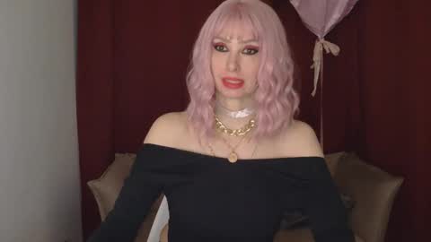 White Queen online show from 20, 2, 2025