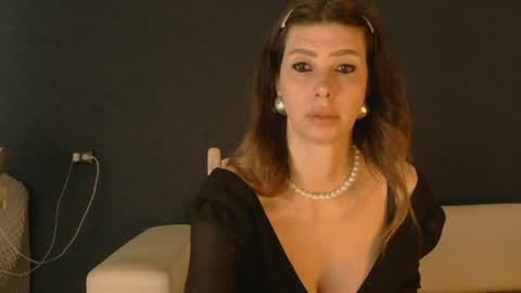 Snapshot of whitequeen888 chatting on 18, 5, 2026 White Queen online show from 18, 5, 2026