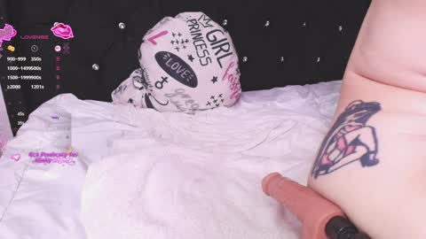 Snapshot of whitesexybitch chatting on 30, 3, 2026 Laura online show from 30, 3, 2026