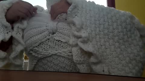 Snapshot of whitesweater chatting on 21, 10, 2025 whitesweater online show from 21, 10, 2025