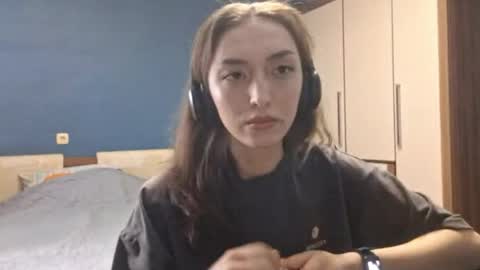 Snapshot of whitleyscianna chatting on 4, 4, 2026 Cindy online show from 4, 4, 2026