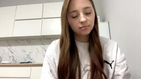 Snapshot of whitneyehlers chatting on 26, 3, 2026 Vicky online show from 26, 3, 2026