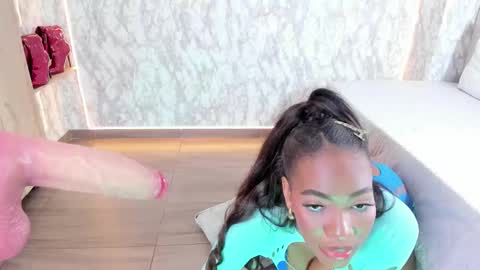 Snapshot of whitneyyfox chatting on 3, 12, 2025 whitneyyfox online show from 3, 12, 2025