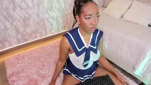Snapshot of whitneyyfox chatting on 25, 6, 2026 whitneyyfox online show from 25, 6, 2026