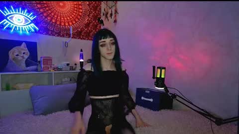 Snapshot of whoalexxa chatting on 23, 10, 2025 Alexa online show from 23, 10, 2025