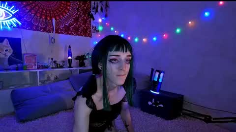 Snapshot of whoalexxa chatting on 25, 10, 2025 Alexa online show from 25, 10, 2025