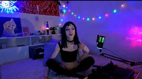 Snapshot of whoalexxa chatting on 27, 10, 2025 Alexa online show from 27, 10, 2025