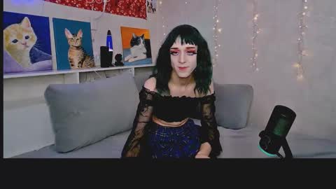 Snapshot of whoalexxa chatting on 19, 11, 2025 Alexa online show from 19, 11, 2025