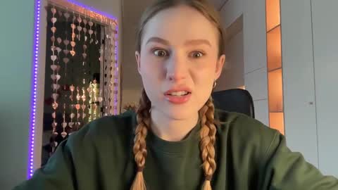 Alisa online show from 8, 3, 2025