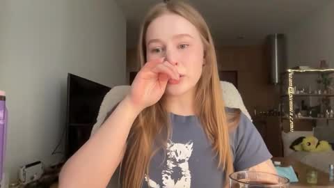 Snapshot of whoisalisa chatting on 7, 1, 2026 Alisa online show from 7, 1, 2026