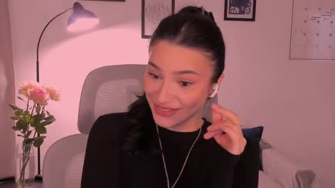 whoislulu online show from 16, 4, 2026