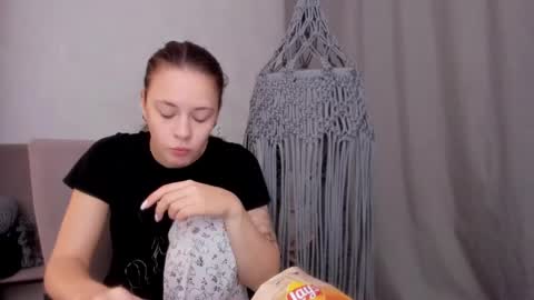 Veronica online show from 6, 3, 2025