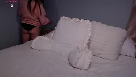 Snapshot of wickedwifexo chatting on 8, 5, 2026 WickedWifeXO online show from 8, 5, 2026