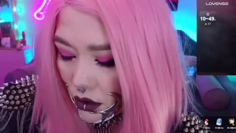 Snapshot of wickedxqueen chatting on 11, 12, 2024 Laura  online show from 11, 12, 2024