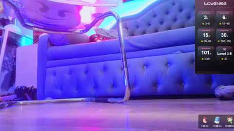 Snapshot of wickedxqueen chatting on 11, 12, 2024 Laura  online show from 11, 12, 2024