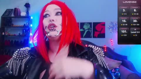 Snapshot of wickedxqueen chatting on 23, 12, 2024 Laura  online show from 23, 12, 2024