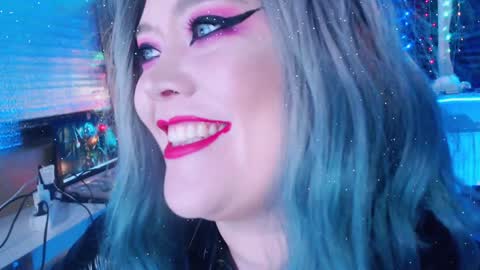 Snapshot of wickedxqueen chatting on 13, 1, 2025 Laura  online show from 13, 1, 2025