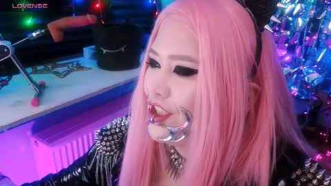 Snapshot of wickedxqueen chatting on 8, 2, 2025 Laura  online show from 8, 2, 2025