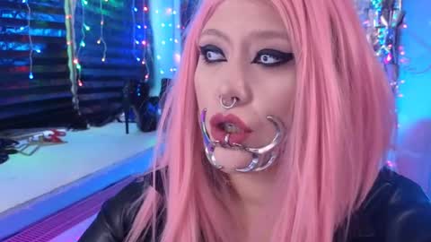 Snapshot of wickedxqueen chatting on 2, 3, 2025 Laura  online show from 2, 3, 2025