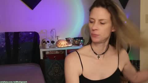 Snapshot of widthofapeach chatting on 13, 10, 2025 Gretchen Jimmy online show from 13, 10, 2025