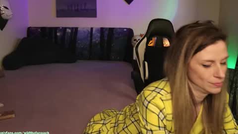 Snapshot of widthofapeach chatting on 1, 11, 2025 Gretchen Jimmy online show from 1, 11, 2025