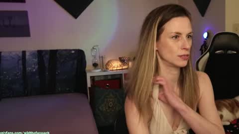 Snapshot of widthofapeach chatting on 14, 11, 2025 Gretchen Jimmy online show from 14, 11, 2025