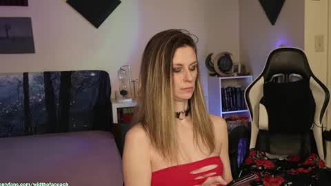 Snapshot of widthofapeach chatting on 15, 12, 2025 Gretchen Jimmy online show from 15, 12, 2025