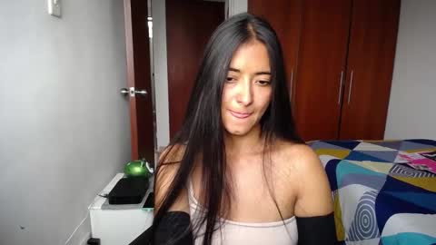 Ilauren online show from 23, 3, 2026