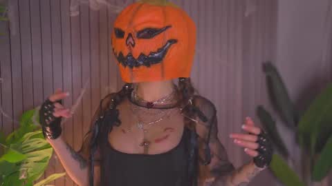 Audrey online show from 31, 10, 2025