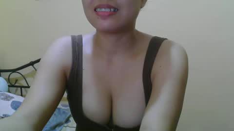 Snapshot of wildcamille chatting on 26, 2, 2025 camille online show from 26, 2, 2025