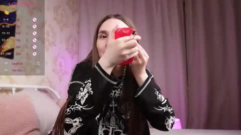 .. alice .. online show from 9, 11, 2025