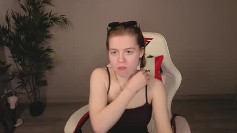 wildfoxysweet online show from 13, 5, 2026