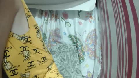 Snapshot of wildpoohkhaye chatting on 11, 3, 2025 wildpoohkhaye online show from 11, 3, 2025