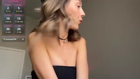 Snapshot of wildsable_ chatting on 9, 10, 2025 wildsable_ online show from 9, 10, 2025