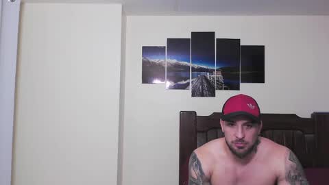 Snapshot of willhottwil1 chatting on 12, 3, 2025 BISEXUAL guys playing a little FOLLOW online show from 12, 3, 2025