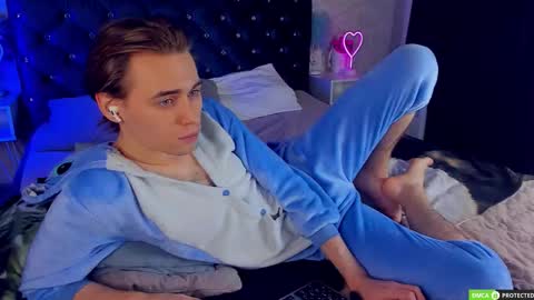 Snapshot of williamdyson chatting on 1, 12, 2025 William online show from 1, 12, 2025