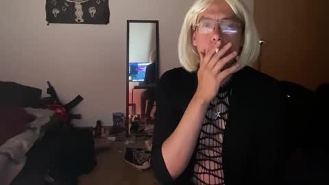 Snapshot of willlohne5 chatting on 6, 11, 2025 Ville Lohner online show from 6, 11, 2025