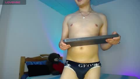 Snapshot of willmonkey chatting on 12, 12, 2024 willmonkey online show from 12, 12, 2024