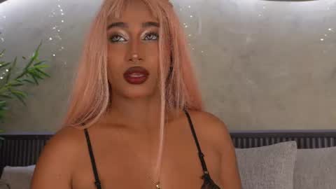 Snapshot of willow_hendrix chatting on 17, 7, 2026 Ms Willow online show from 17, 7, 2026