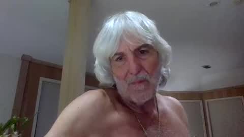 Snapshot of winedog2020 chatting on 14, 3, 2026 Gundja Man online show from 14, 3, 2026