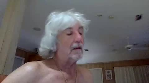 Snapshot of winedog2020 chatting on 21, 4, 2026 Gundja Man online show from 21, 4, 2026