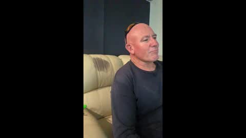 Snapshot of winkipop2204 chatting on 2, 6, 2026 winkipop2204 online show from 2, 6, 2026