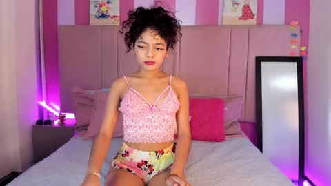 Snapshot of winnifer_gonzalez chatting on 10, 12, 2024 Winnifer Gonzalez online show from 10, 12, 2024