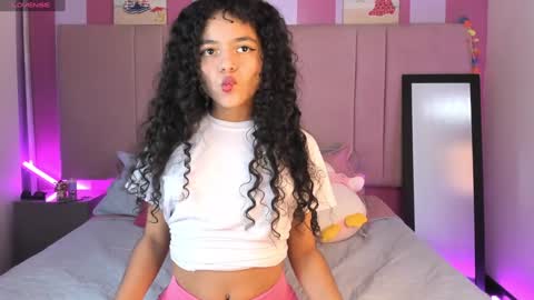 Snapshot of winnifer_gonzalez chatting on 13, 12, 2024 Winnifer Gonzalez online show from 13, 12, 2024