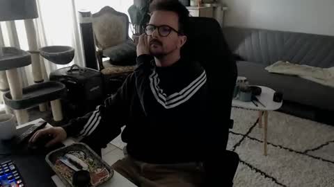 cream36 online show from 13, 10, 2025