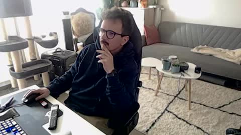 Snapshot of winnydepooh chatting on 14, 10, 2025 cream36 online show from 14, 10, 2025