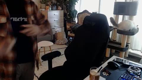 Snapshot of winnydepooh chatting on 15, 10, 2025 cream36 online show from 15, 10, 2025