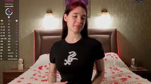 Snapshot of winonastusse chatting on 22, 10, 2025 Eva online show from 22, 10, 2025